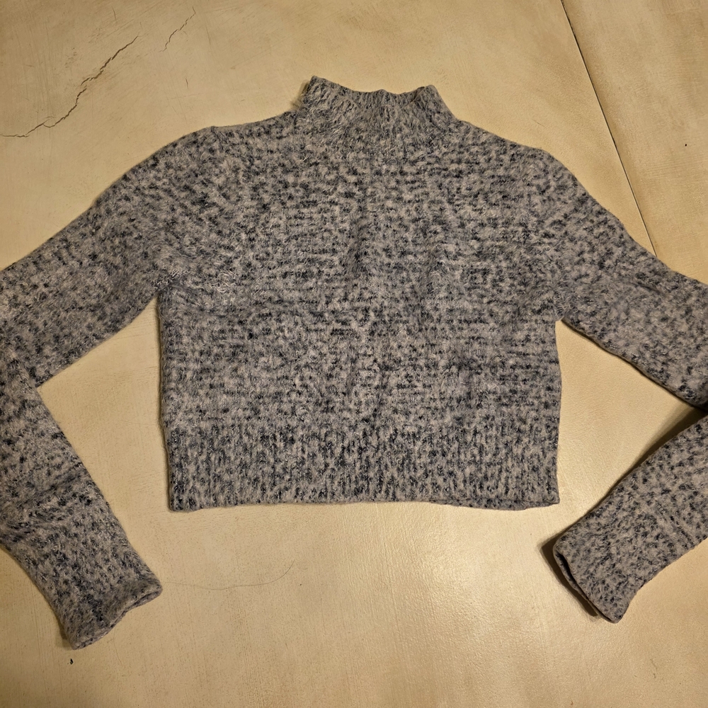 Express Cropped Fuzzy Knit Mock Neck Sweater - Gray/white